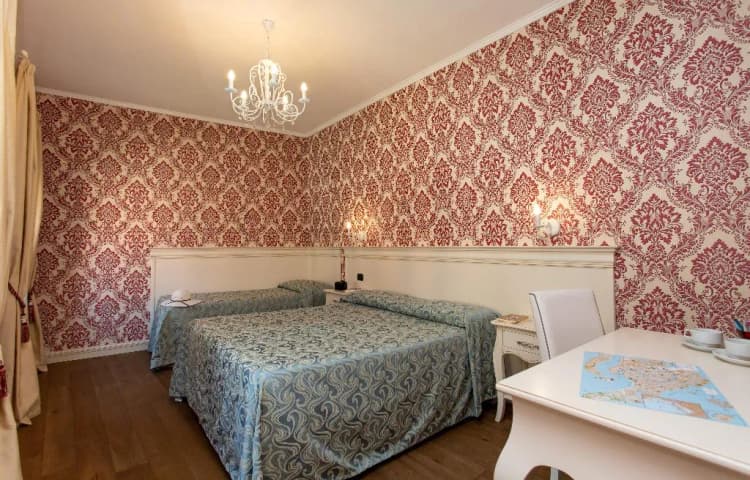 Double or Twin CANAL VIEW Room, Charming Palace Santa Fosca, Venice