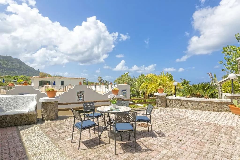 DOUBLE DELUXE WITH TERRACE Room, Punta Imperatore, Naples