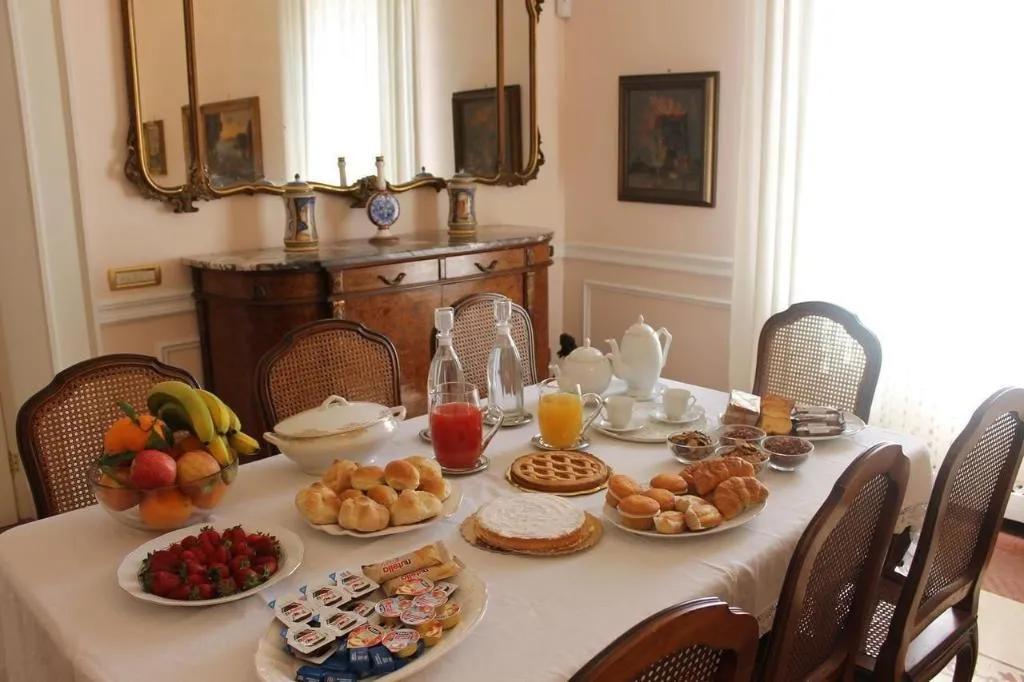 General view, B&B Le Sorelle, Naples