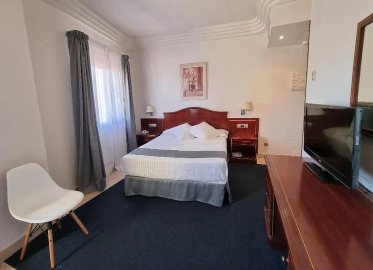 DOUBLE STANDARD Room, Gran Legazpi, Madrid