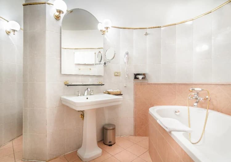 DOUBLE DELUXE Room, The King Charles, Prague