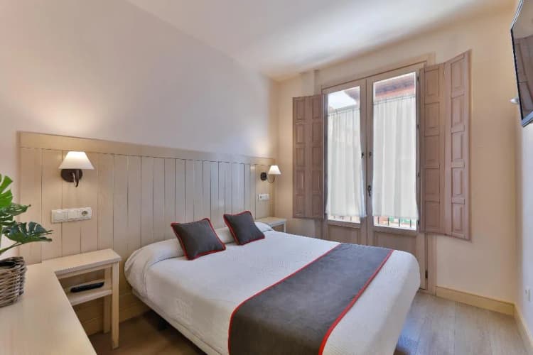 DOUBLE STANDARD Room, OYO Hostal La Chata, Madrid