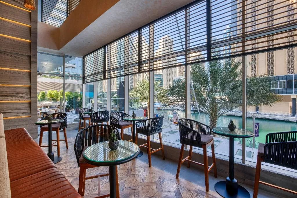 Bar, Crowne Plaza Dubai Marina, Dubai