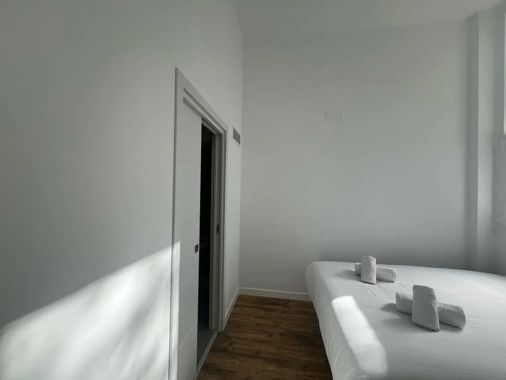 DOUBLE STANDARD Room, Hostal Bernabeu, Madrid