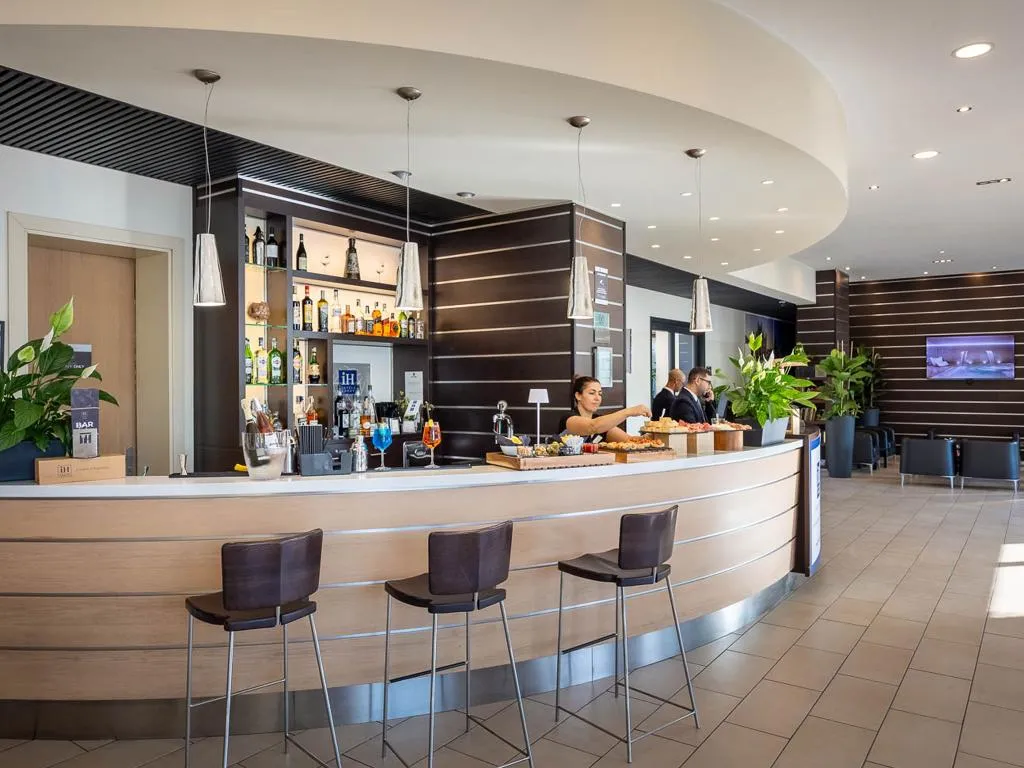 Bar, iH Hotels Milano Gioia, Milan
