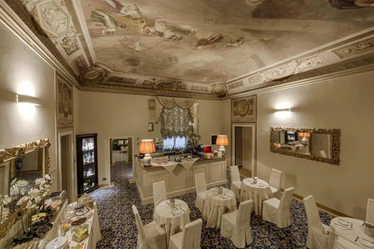 Bar, Palazzo Guicciardini, Florence