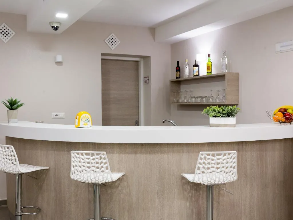 Bar, Buono BB, Naples