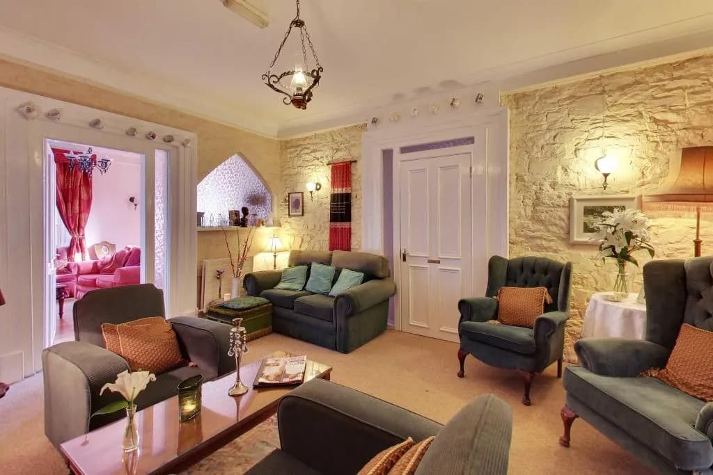 Bar, Robin Hill House, Cork