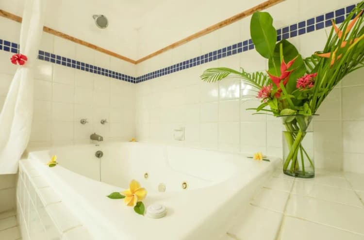 BUNGALOW KING BED WITH JACUZZI Room, The Lodge at Uxmal, Cancun Area