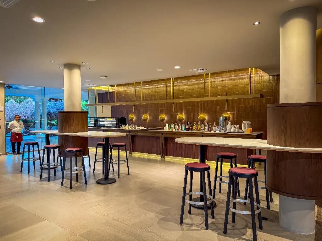 Bar, Grand Sunset Princess All Inclusive, Cancun Area