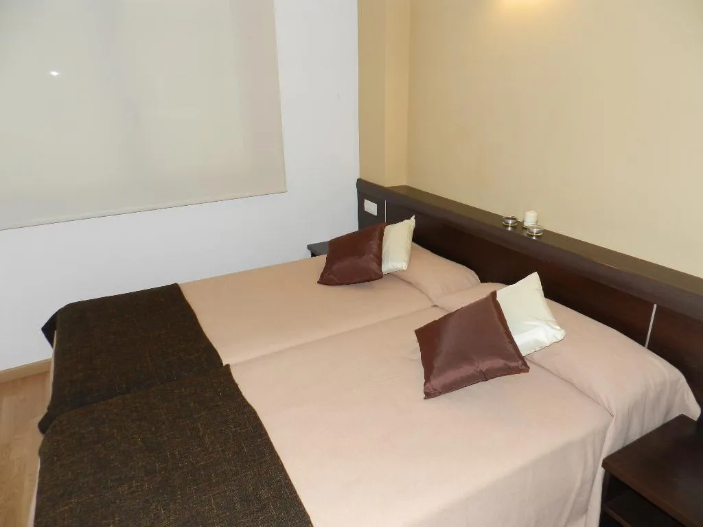 APARTMENT CAPACITY 2 Room, Travessera Parc Guell Apartamentos, Barcelona