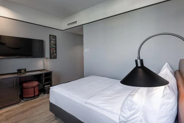 DOUBLE ONE BED Room, Titanic Comfort Kurfuerstendamm, Berlin