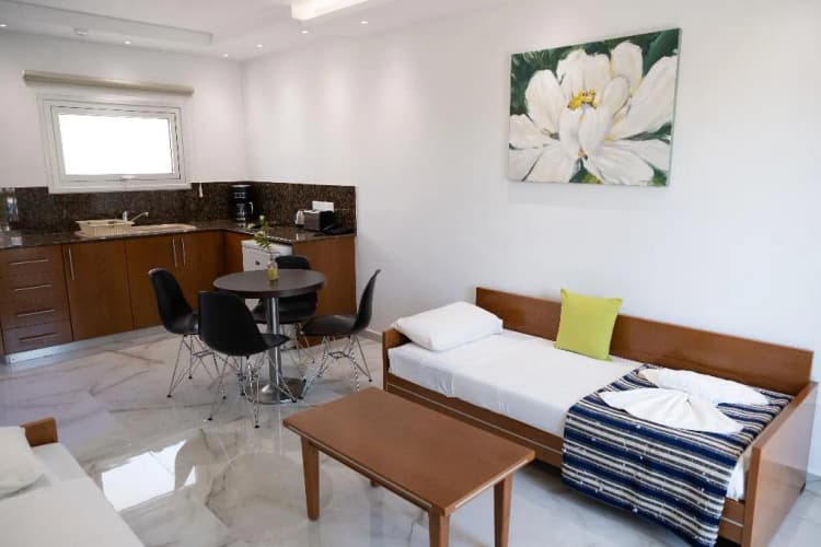 APARTMENT CAPACITY 4 Room, Loutsiana Hotel & Apartments, Cyprus