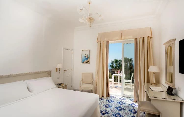 DOUBLE SEA VIEW Room, Hotel Syrene Capri, Naples