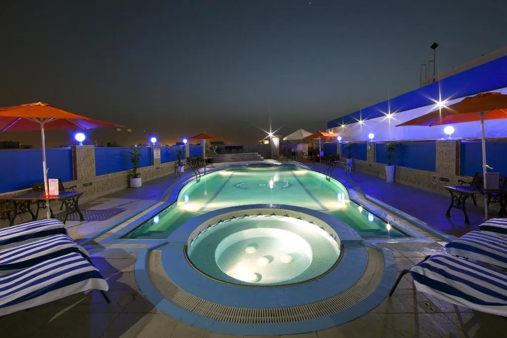 Beach, Rolla Residence, Dubai