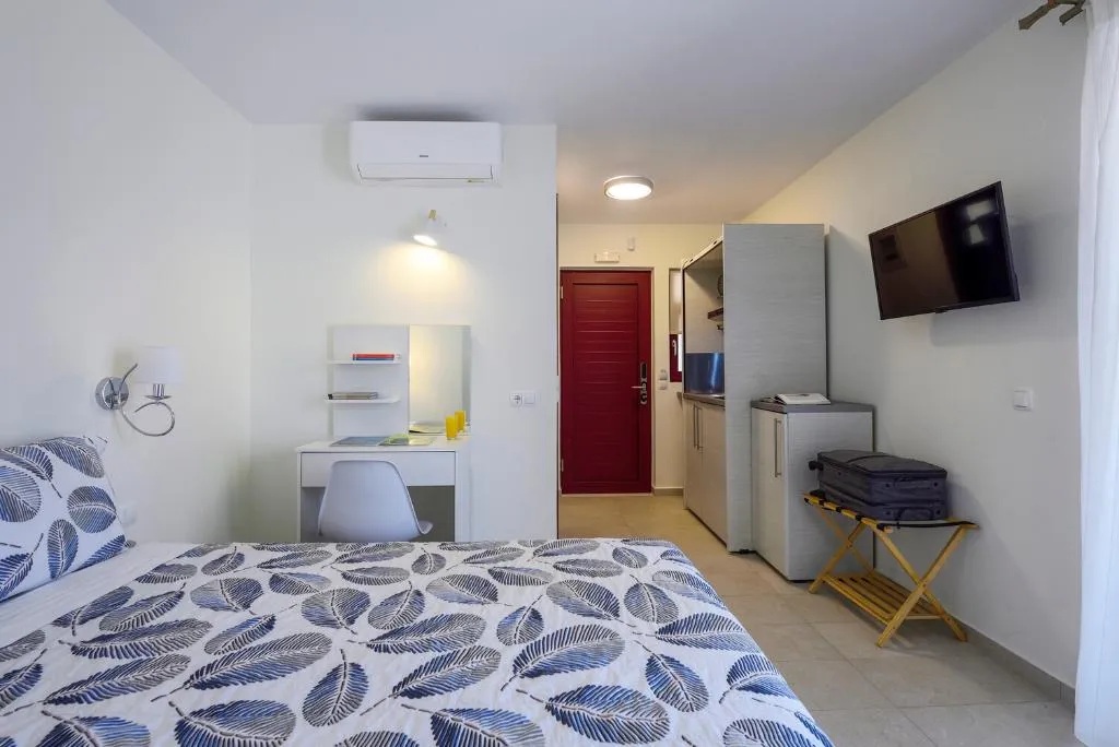 DOUBLE DELUXE SEA VIEW Room, Elpiniki Luxury Rooms, Thessaloniki