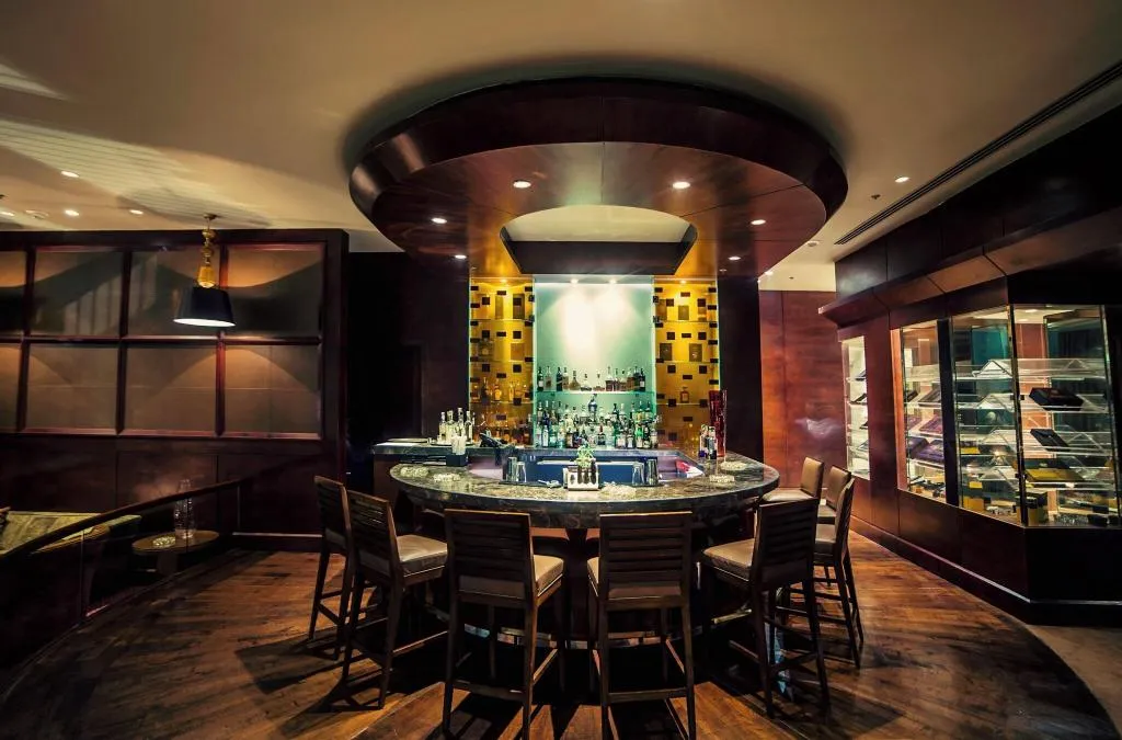 Bar, The Nile Ritz-Carlton, Cairo, Cairo