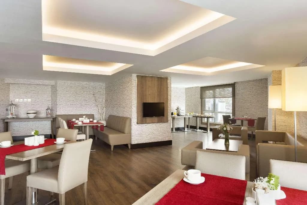 Bar, Ramada Plaza by Wyndham Izmir, Izmir