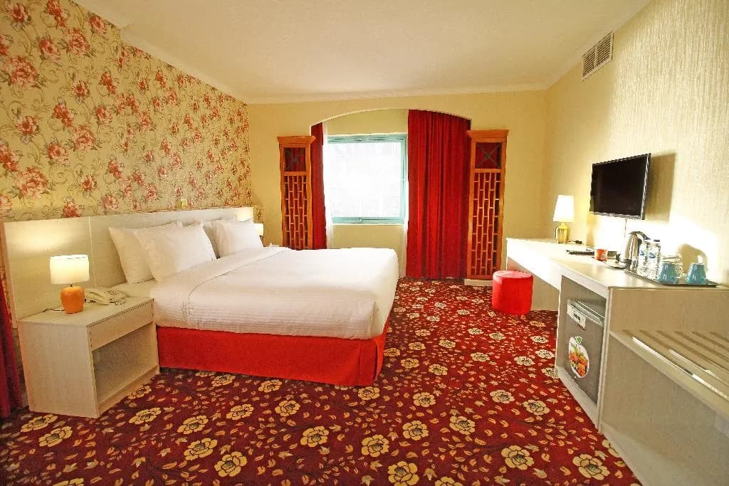 Double or Twin GRAND WITH VIEWS Room, The George Hotel by Saffron Dubai Creek, Dubai