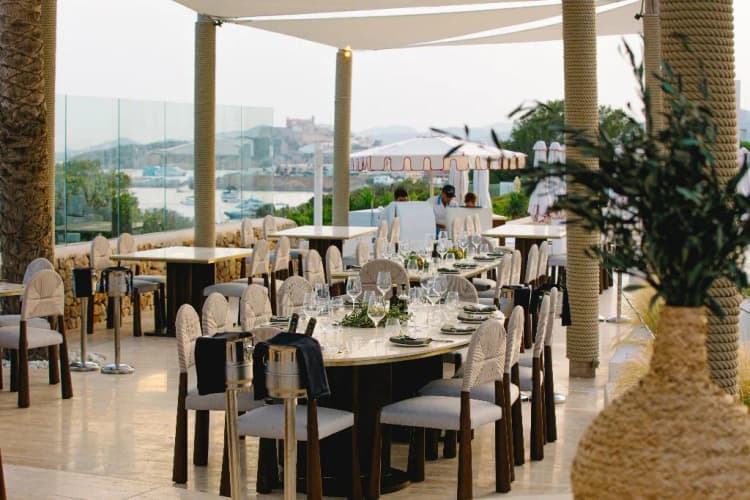 Bar, Destino Five Ibiza 5 Grand Luxe Resort, Ibiza