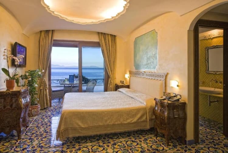 DOUBLE DELUXE Room, Strand Hotel Delfini, Naples