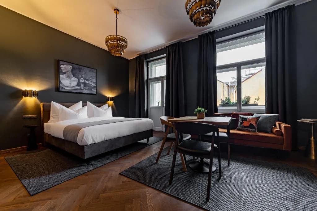 DOUBLE DELUXE WITH BALCONY Room, The Viaduct - Suites & More, Prague
