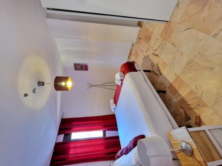 APARTMENT ONE BEDROOM Room, Hotel y Apartamentos Doña Lola, Seville