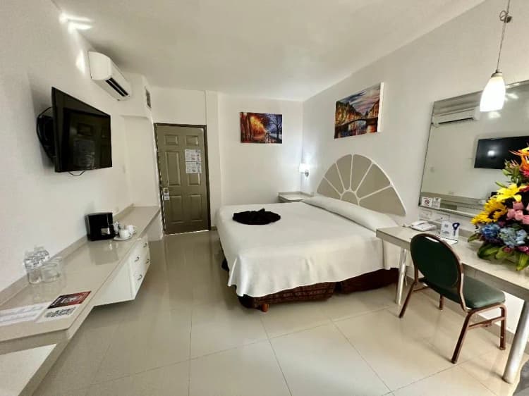 DOUBLE EXECUTIVE KING BED Room, Plaza Caribe, Cancun Area