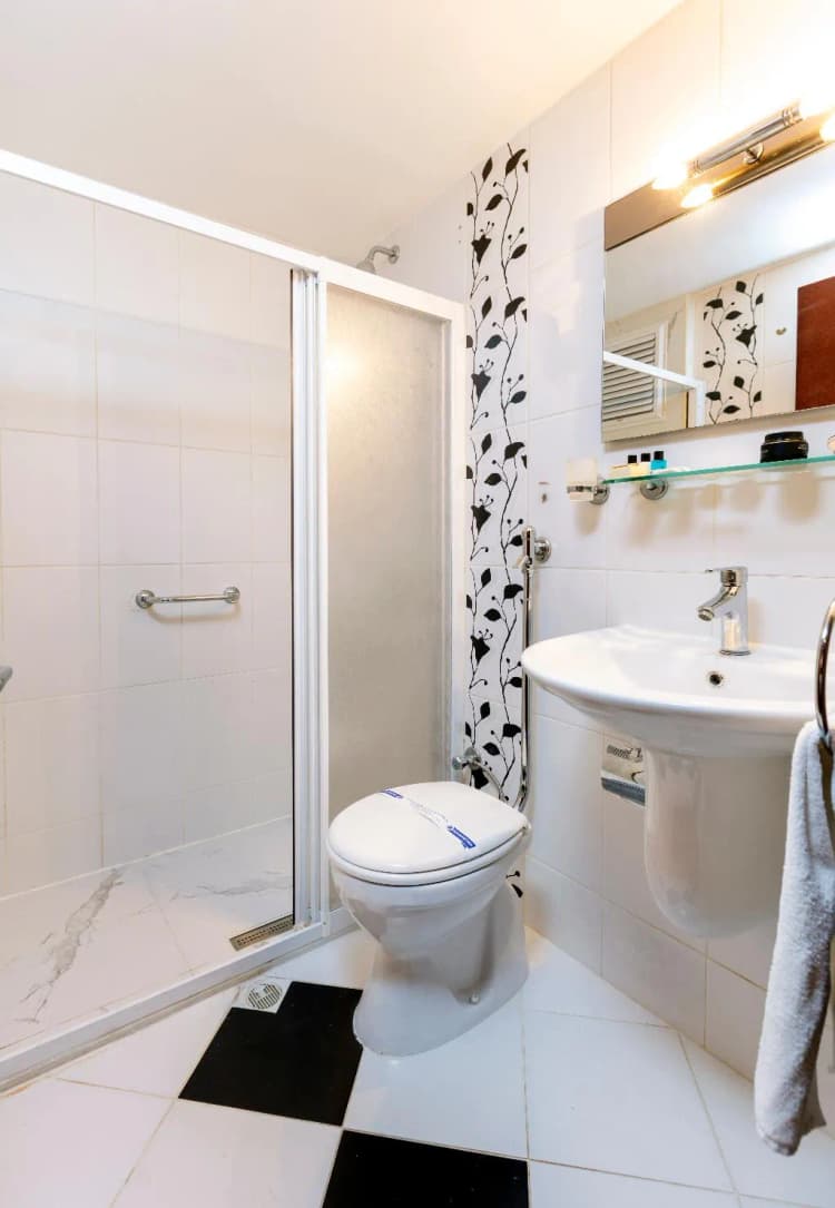Double or Twin KING SIZE BED Room, Kaya Hotel, Izmir