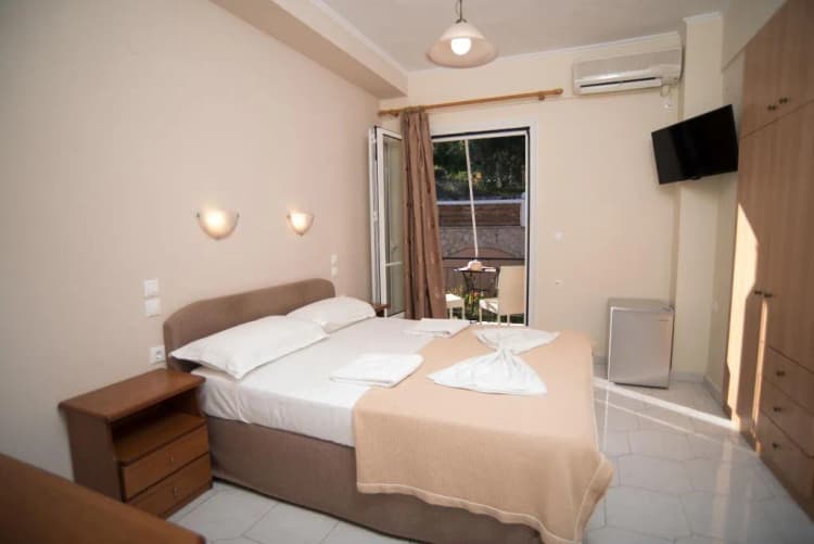 Double or Twin GARDEN VIEW Room, Hotel Oasis, Athens