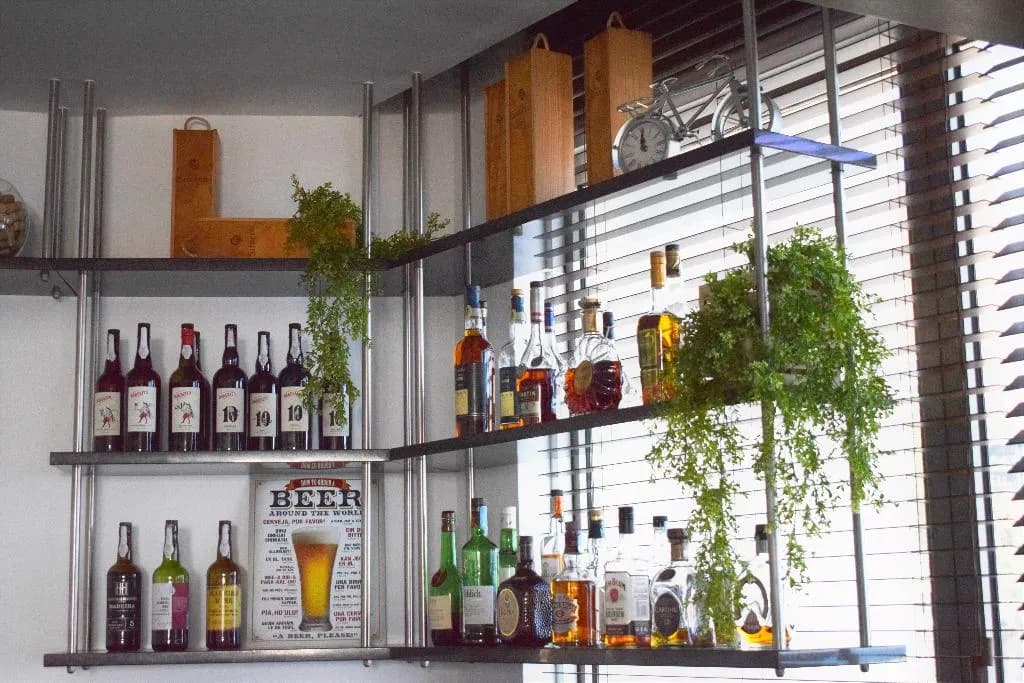 Bar, Madeira Regency Cliff, Madeira