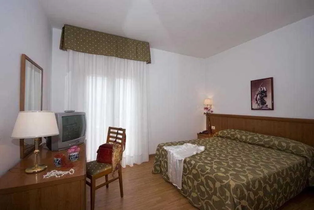 Double or Twin STANDARD Room, Ciampino Hotel, Rome