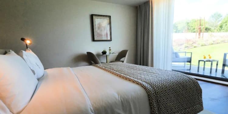 DOUBLE STANDARD Room, Quinta Da Maquia Hotel, Lisbon