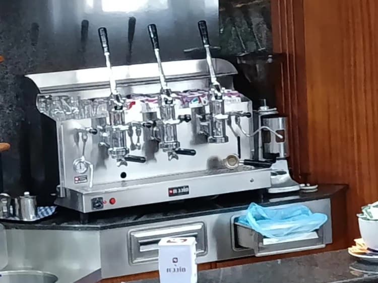 Bar, La Fayette, Naples