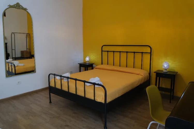 DOUBLE CLASSIC Room, B&B Tarumbò, Naples