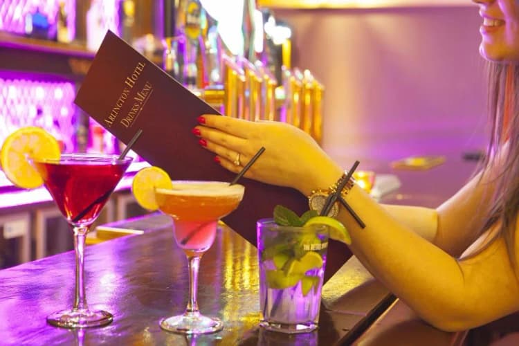 Bar, Arlington Hotel Dublin, Dublin