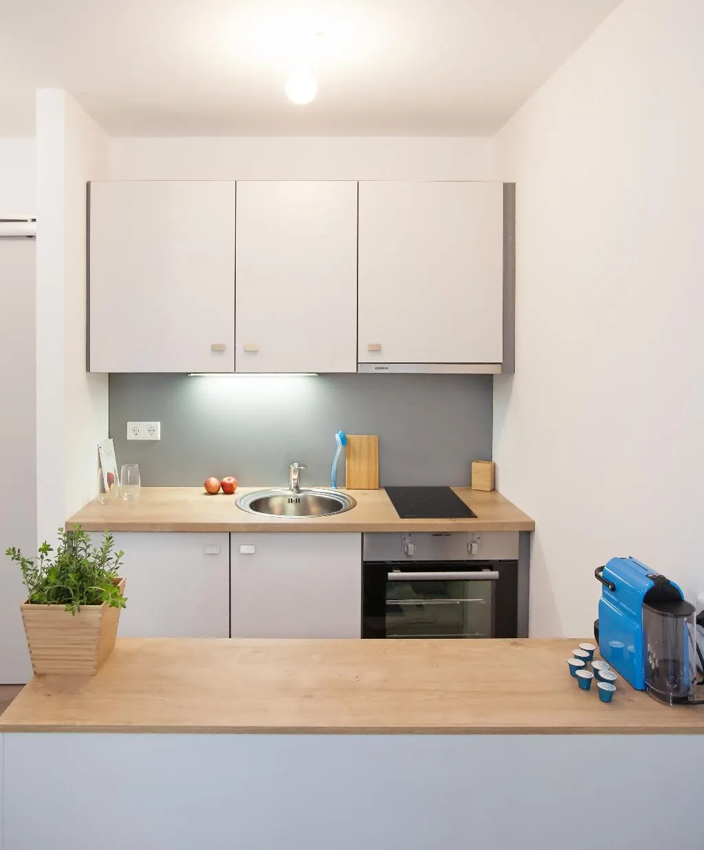 APARTMENT BUSINESS QUEEN BED Room, Spreepolis Boardinghaus, Berlin