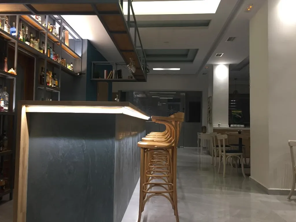 Bar, Voula, Crete
