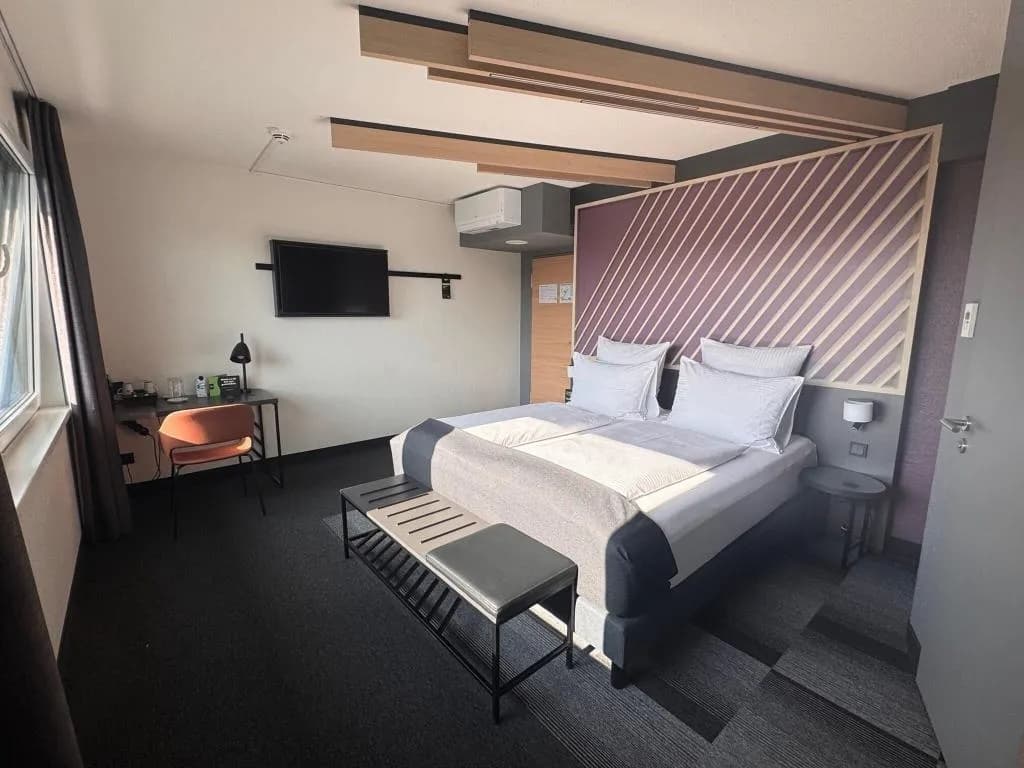 DOUBLE PREMIUM Room, B&B HOTEL Berlin City West, Berlin
