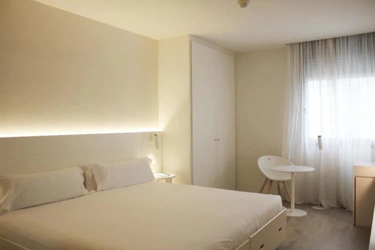 DOUBLE SINGLE USE STANDARD Room, Pol & Grace Hotel, Barcelona