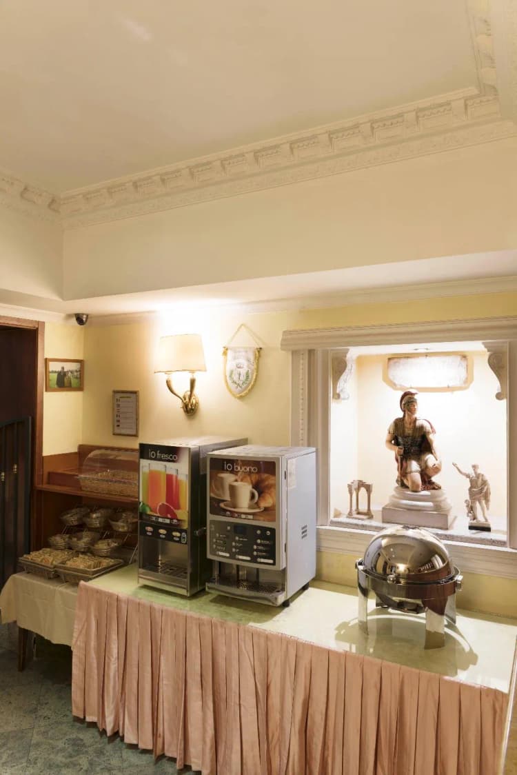 Bar, Stromboli, Rome