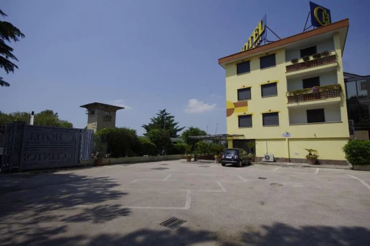 General view, Hotel Clinton, Naples