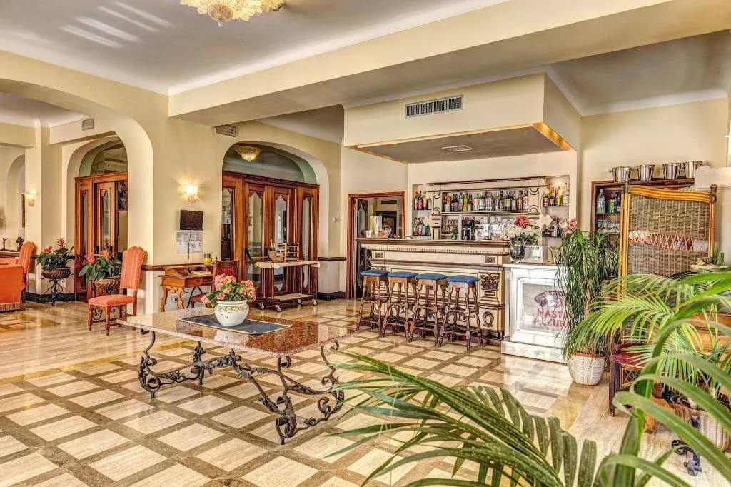 Bar, Grand Hotel Hermitage & Villa Romita, Naples