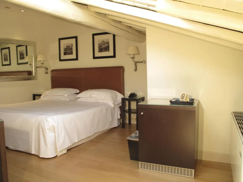 DOUBLE STANDARD Room, Albergo Santa Chiara, Rome