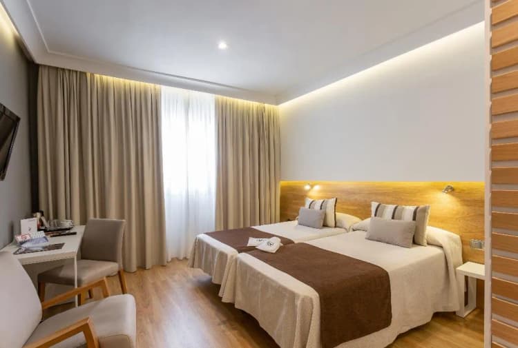 DOUBLE SINGLE USE STANDARD Room, Monte Carmelo, Seville