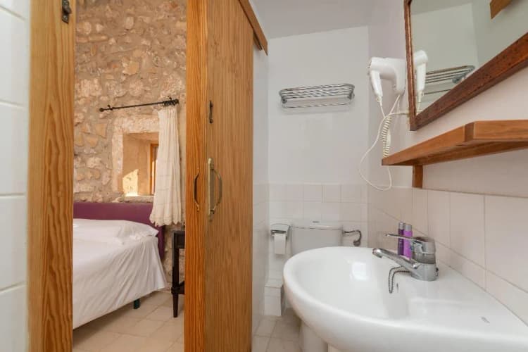 DOUBLE SINGLE USE ECONOMY Room, Petit Hotel Hostatgeria La Victoria, Majorca