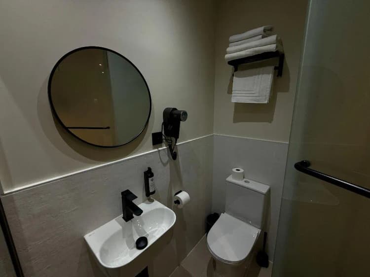 DOUBLE STANDARD Room, Mucho Madrid, Madrid