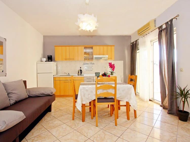 APARTMENT CAPACITY 4 Room, Apartments Maria, Split