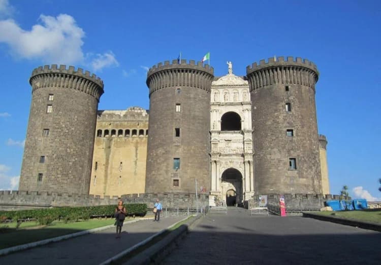 General view, Dependance, Naples