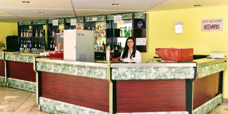 Bar, Kompas, Varna